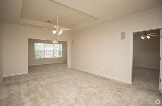 2BR, 2BA - 1,463 SF