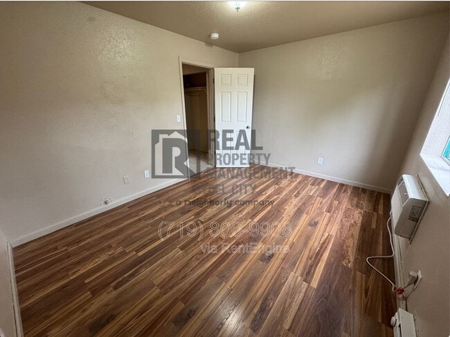 Photo - 1717 Oakshire Ln Unit D