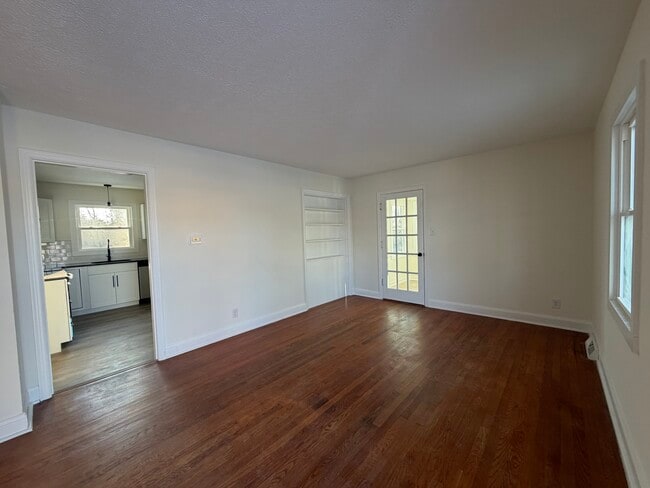 Photo - 270 Seminole Dr