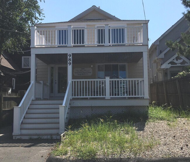Building Photo - 989 Fairfield Beach Rd Rental