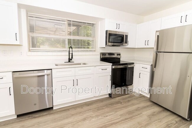 Building Photo - 513 Donaldson Rd Rental