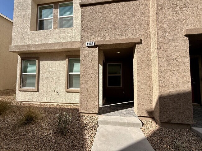 Photo - 3 BED 2.5 BATH 2 CAR GARAGE TOWNHOUSE W/ LOFT FOR RENT!!!