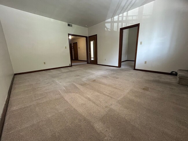 Photo - Fantastic 2 BR Apartment in South Oakland on Bates Street! CALL NOW! Unit 47#1