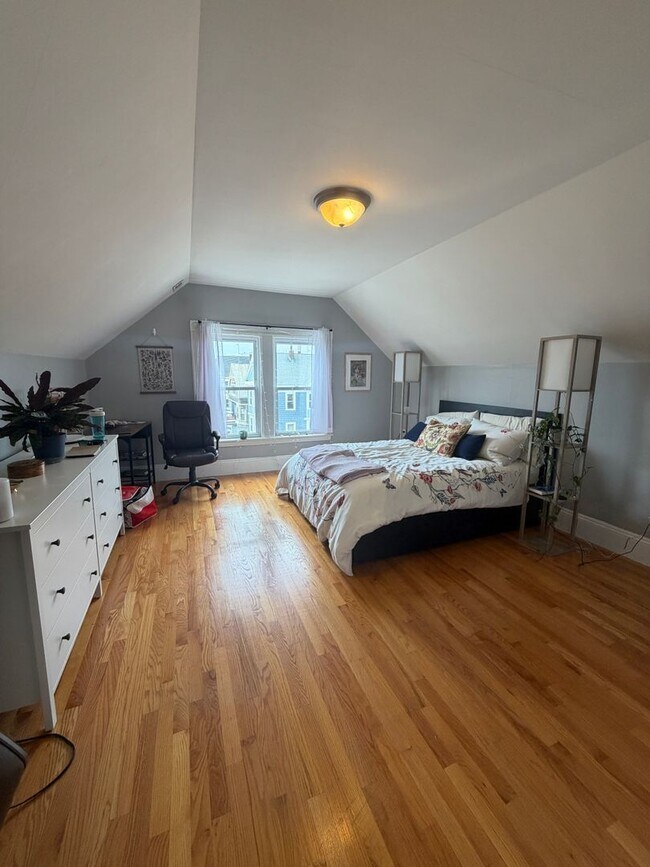 Photo - 122 Calumet St