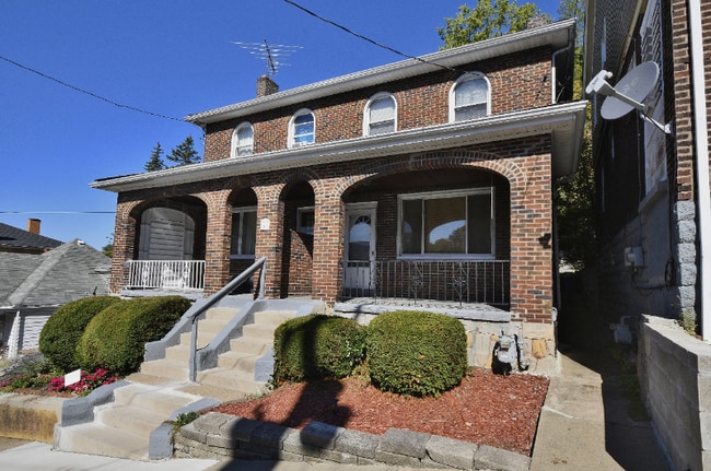 Building Photo - 22 Belplain St Unit 22 Belplain St.