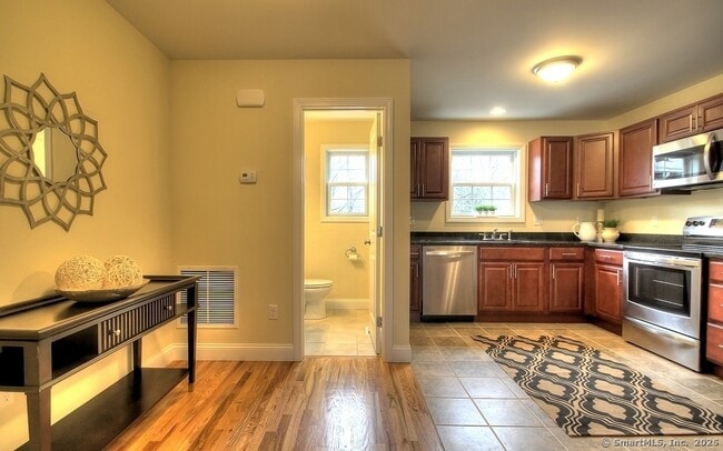 Building Photo - 339 Meadowside Rd Unit B Rental