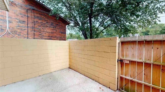 Photo - 108 Garden Ln