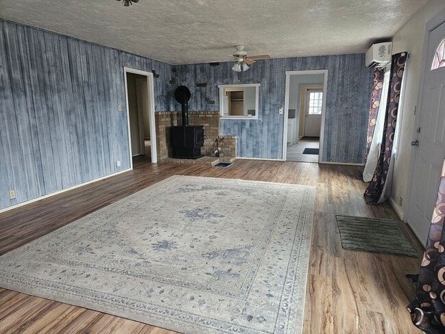 Photo - 1420 Gleason Rd