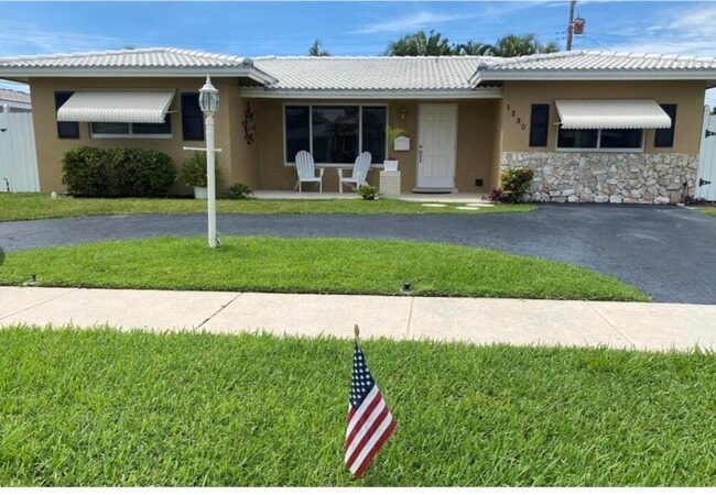 Building Photo - 1230 SE 14th Dr