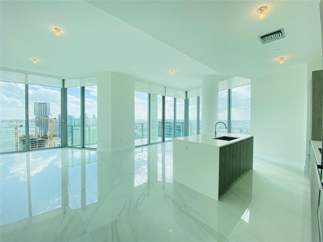 Photo - 2900 NE 7th Ave