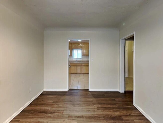 Photo - 2028 W 85th St