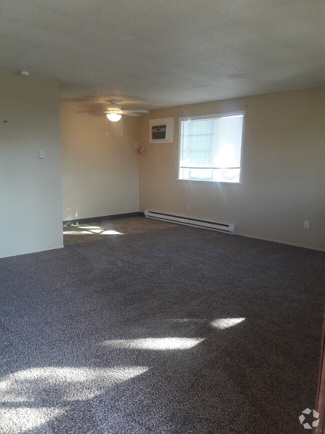 Building Photo - Pasco 4-Plex Apartment Close to Schools & ...