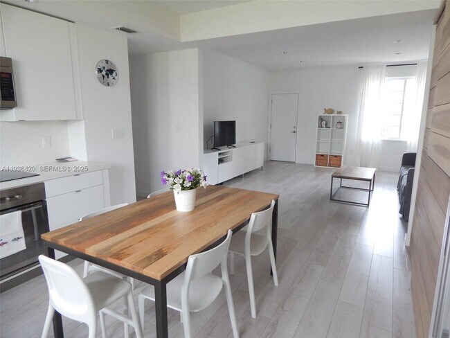 Photo - 831 10th St Unit 102