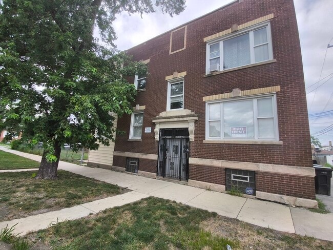 Building Photo - 2542 W 64th St Unit 1