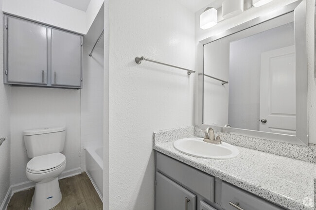 1BR, 1BA - 618SF - Bathroom