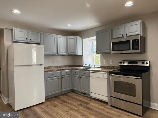 Building Photo - 4338 Cresson St Unit 1ST FL