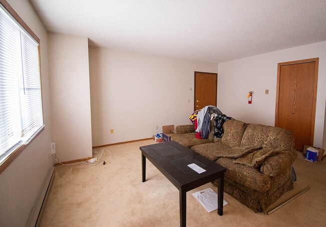 Photo - Upstairs condo with garage space in great NW location! Unit 16