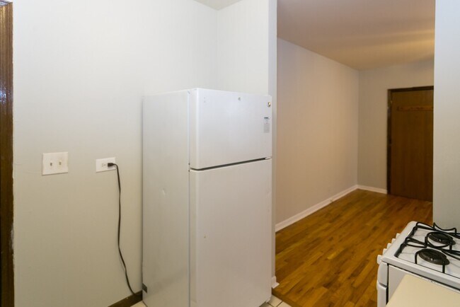 Photo - 826 W Cornelia Ave Unit 512