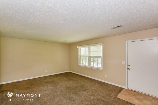 121 Greenwood Cir