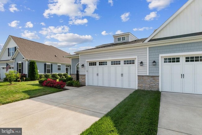 Photo - 906 Moorings Cir