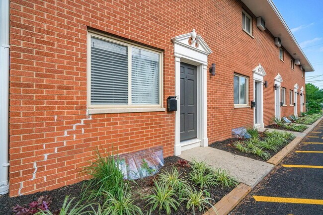 656 Riverview Dr