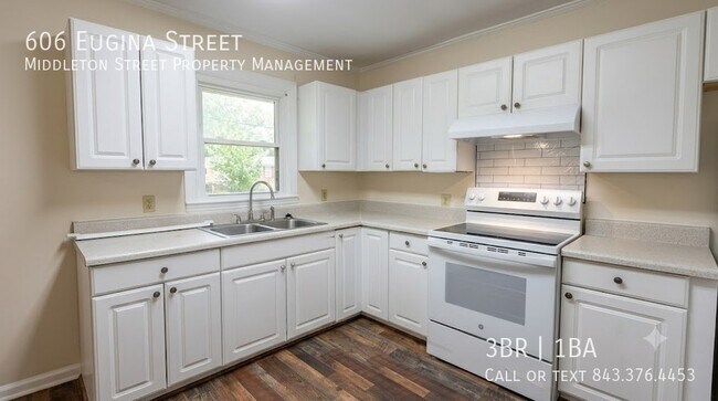 Photo - 606 Eugenia St