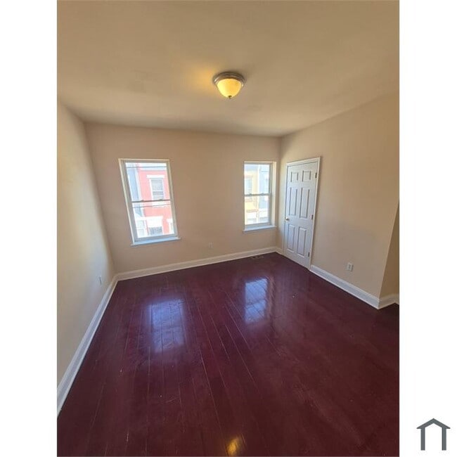 Photo - 2214 N Bouvier-