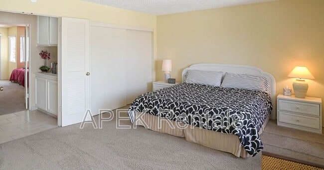 Photo - 211 Canyon Cir N