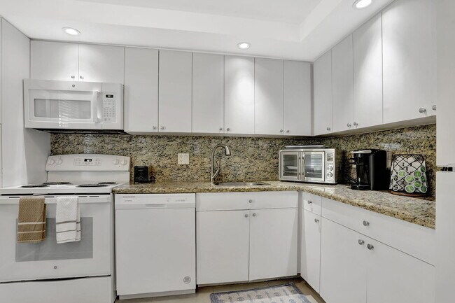 Photo - 2851 S Palm Aire Dr Unit 407