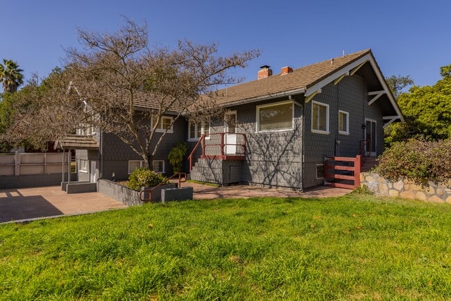 Building Photo - 609 W Ojai Ave