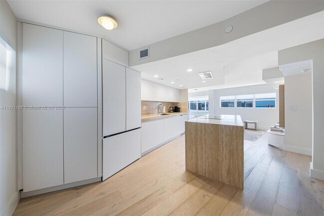 Photo - 1881 Washington Ave Unit 14F