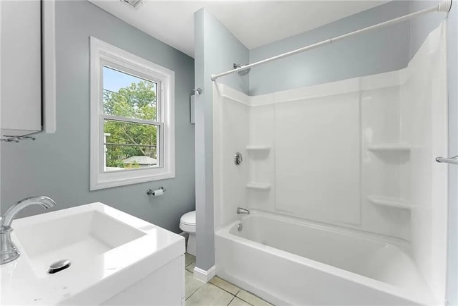 Photo - 163 Robinson Ave Unidad 2R