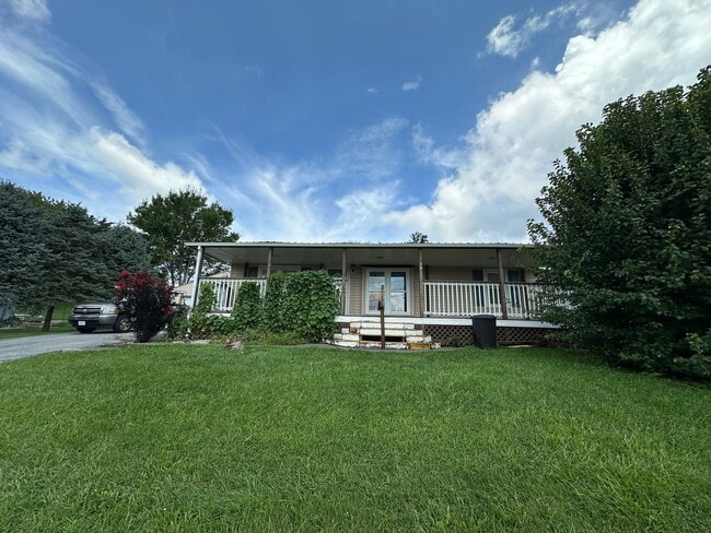 Building Photo - Nice Doublewide with Fenced in Yard Rental