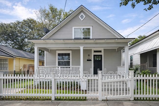 Building Photo - 424 Walnut Ct