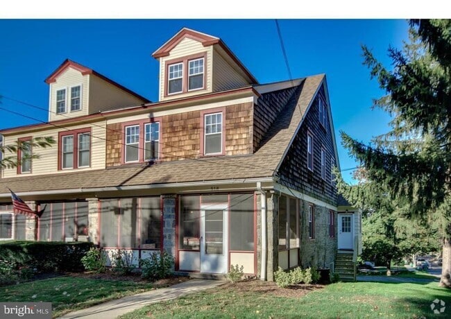 Building Photo - 518 N Jackson St Rental