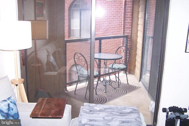 Photo - 1029 N Stuart St Unit 405