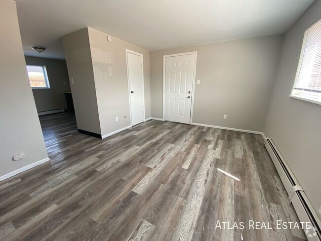 Building Photo - 4320 Airport Rd Unit 1 Rental
