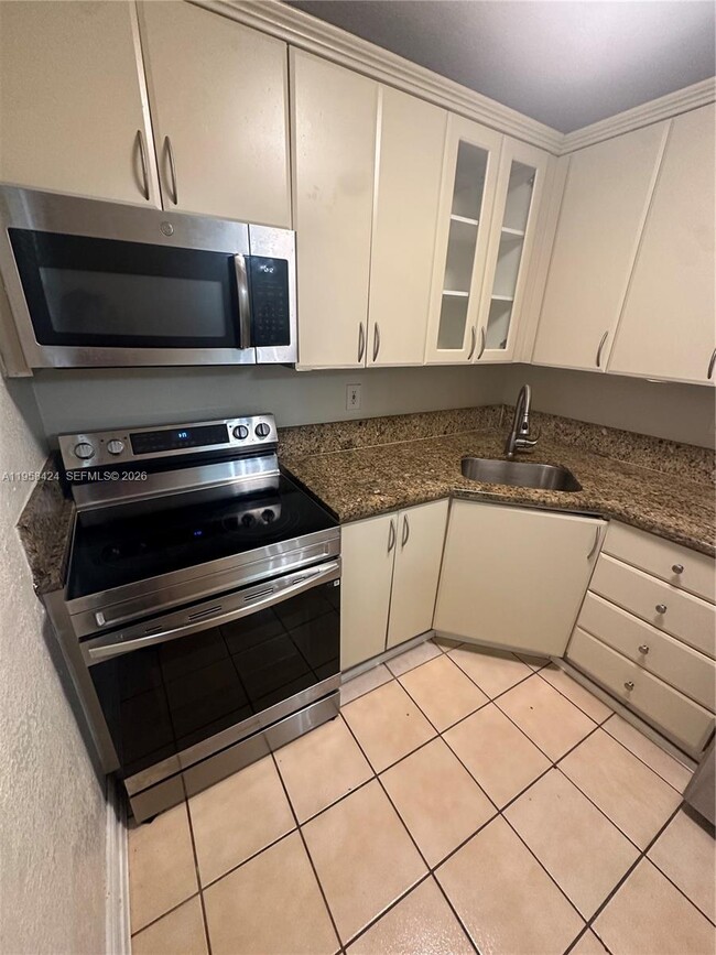 Photo - 17255 SW 95th Ave Unidad 461