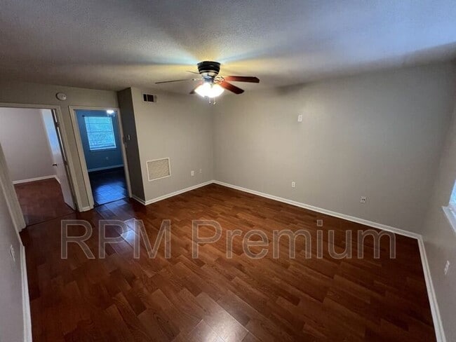 Photo - 4133 Lee St Unit 17