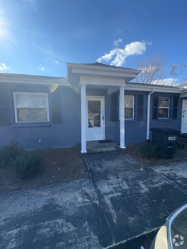 Building Photo - 906 Railroad St Rental