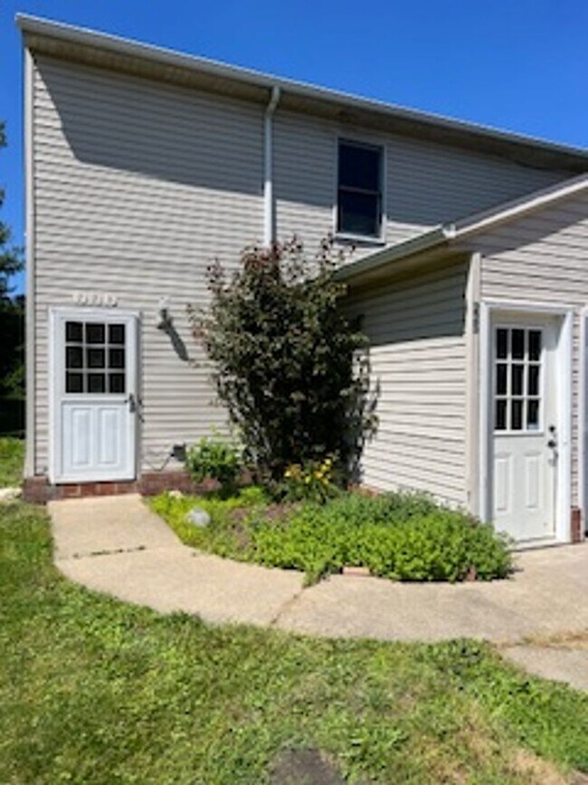 223225 Coulter Street Apartment Unit 225 Coulter Street Creston, OH