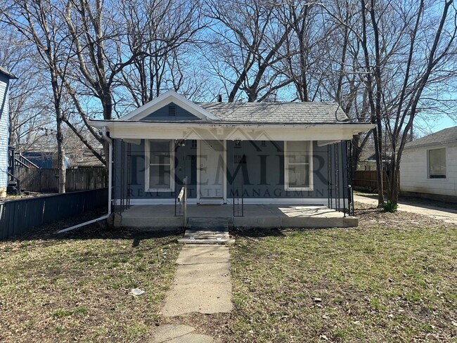 Cute 2 bedroom / 1 bath rehabbed home - wa... - Cute 2 bedroom / 1 bath rehabbed home - wa...