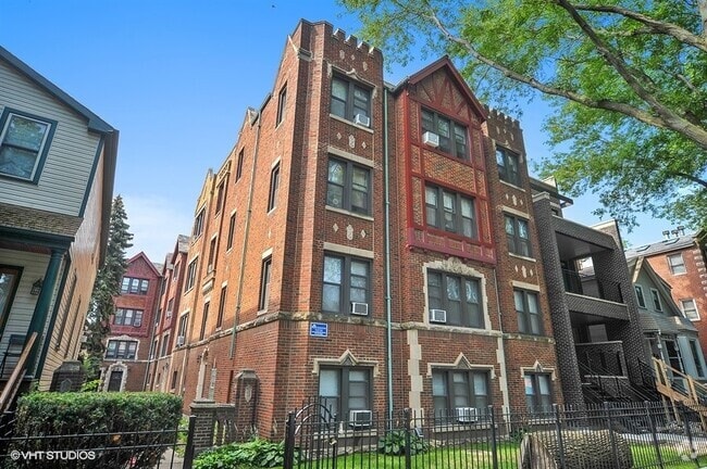 Building Photo - 1461 W Byron St Unit 3A Rental