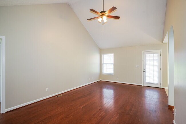 Photo - 125 Cartwright Pkwy