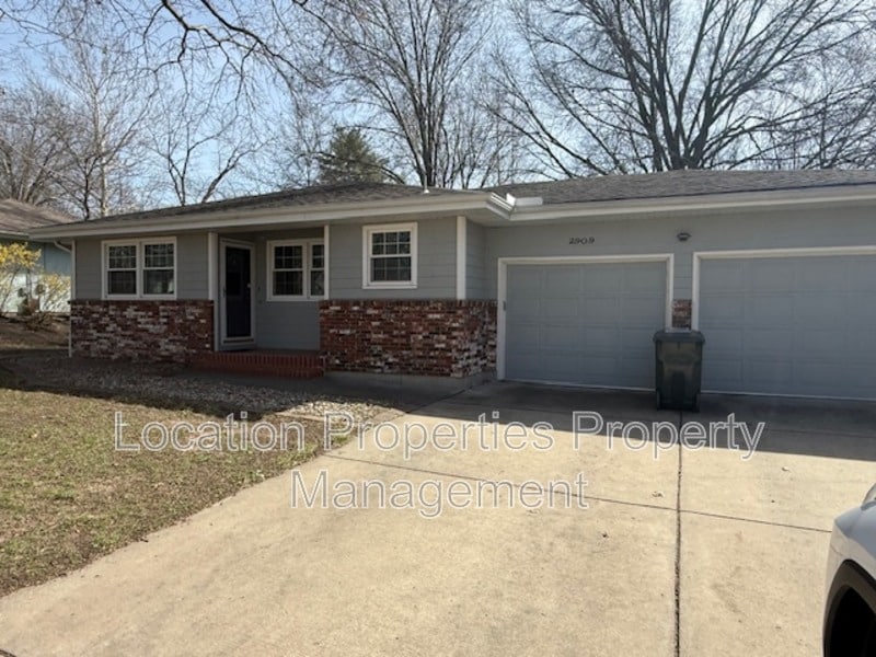 Photo - 2909 Moccasin Dr