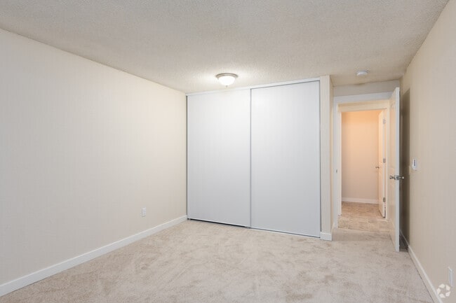 1BD, 1BR - 624SF