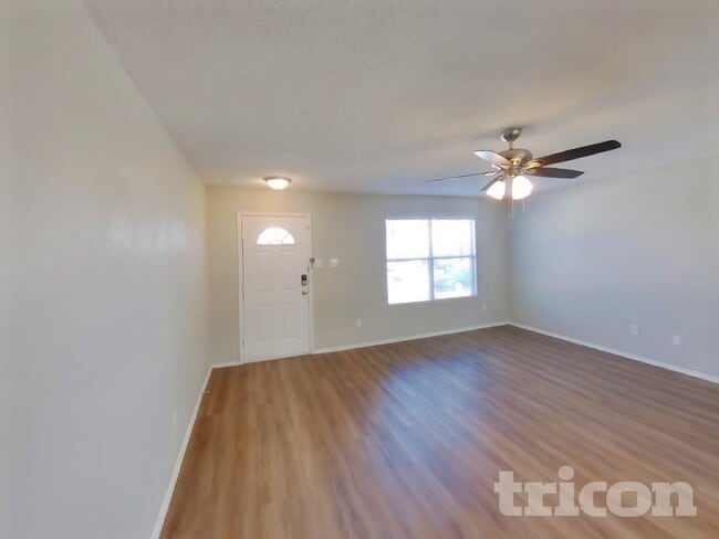 Photo - 1708 Vineridge Ln