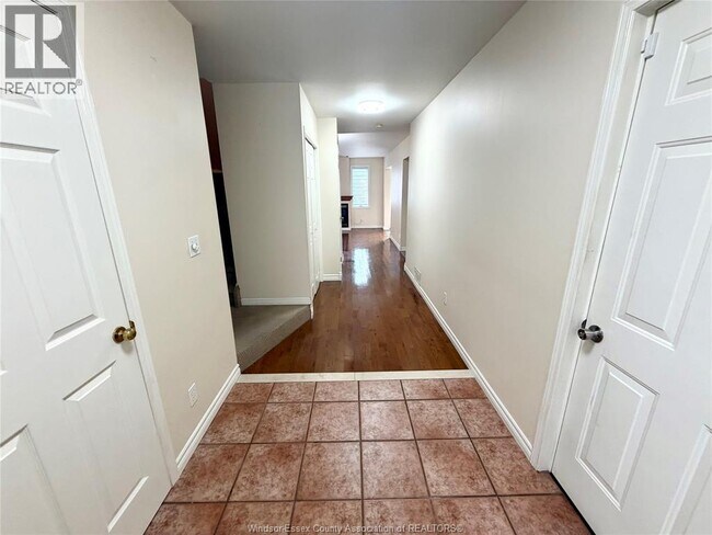 Photo - 1484 Border Cres