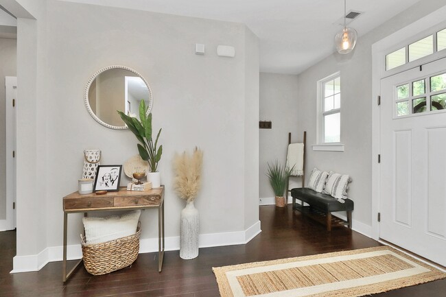 Photo - 2108 Woodward Ave