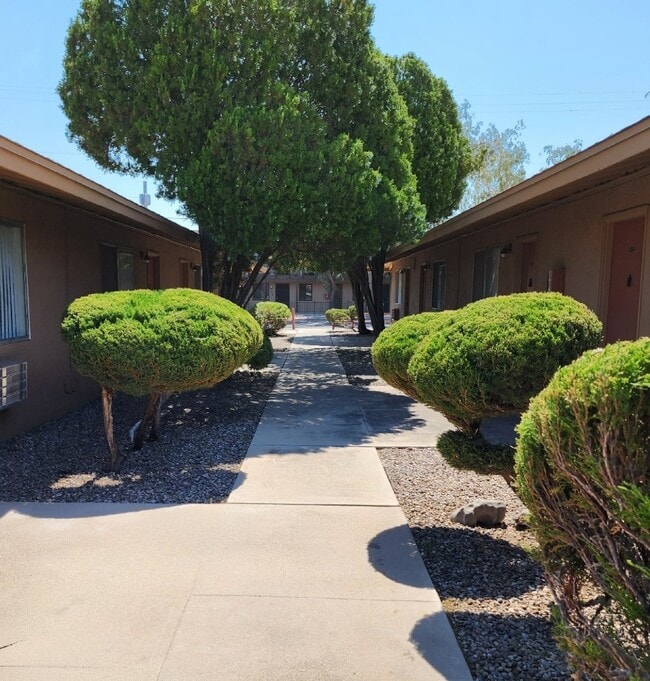 Pasarela de los edificios "A" y "B" - Catalina Country Studio Apartments